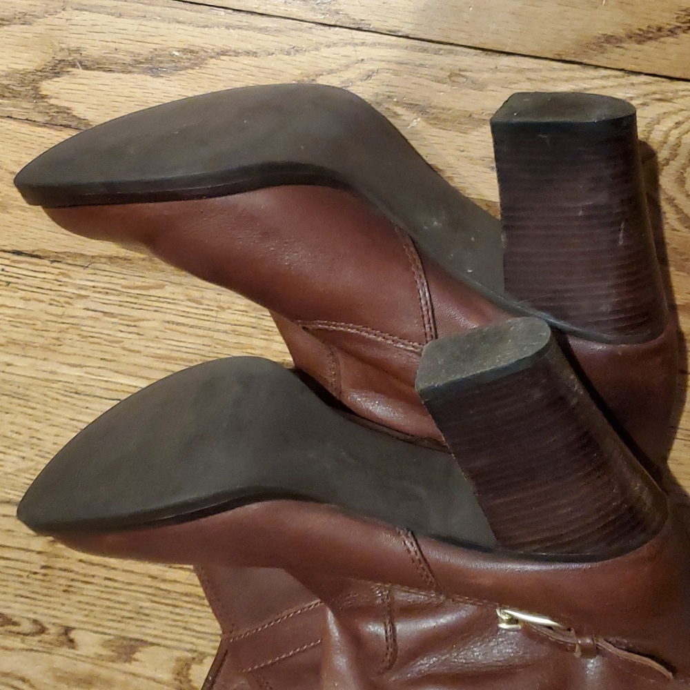 Micheal Kors Leather Boots - Picture 7 of 8